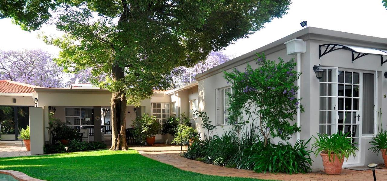 Rosebank Lodge Guesthouse By Claires Johannesburg Esterno foto