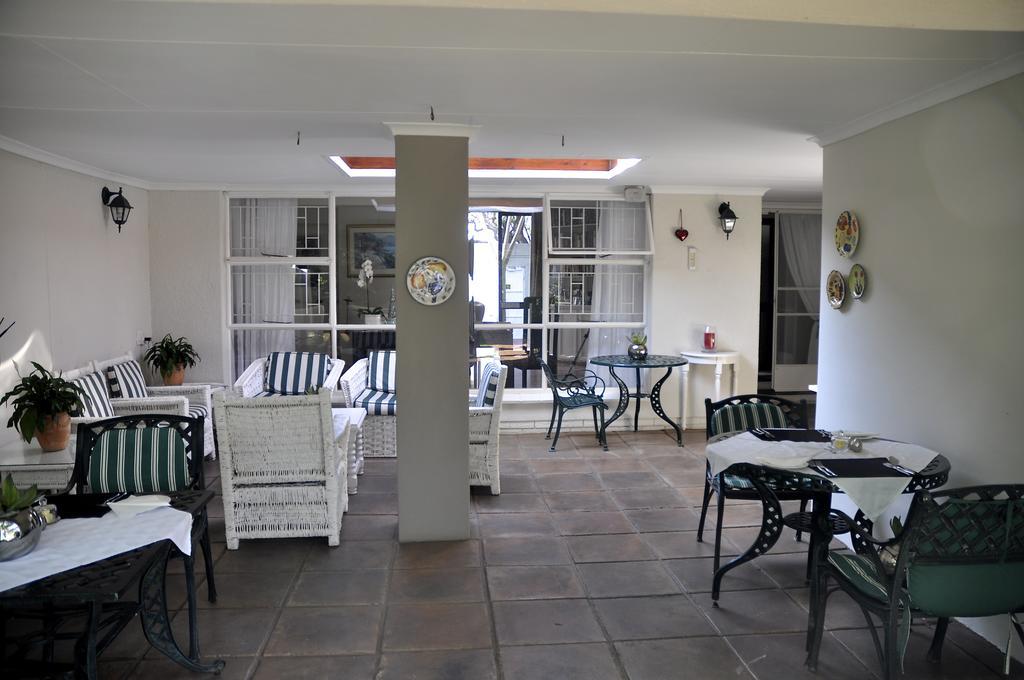 Rosebank Lodge Guesthouse By Claires Johannesburg Esterno foto