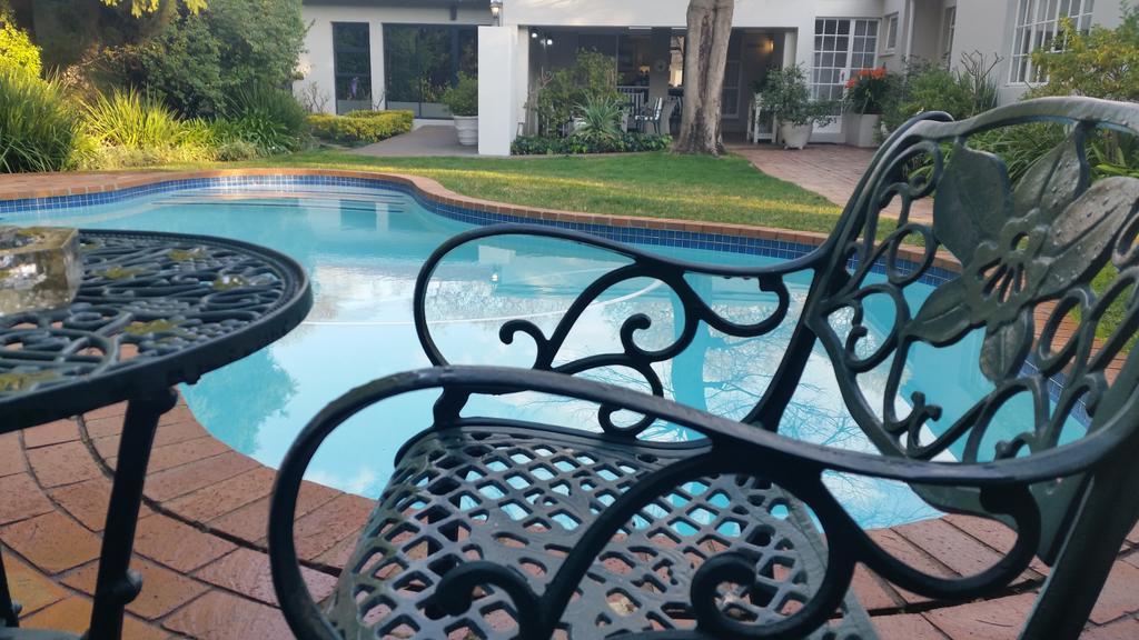 Rosebank Lodge Guesthouse By Claires Johannesburg Esterno foto