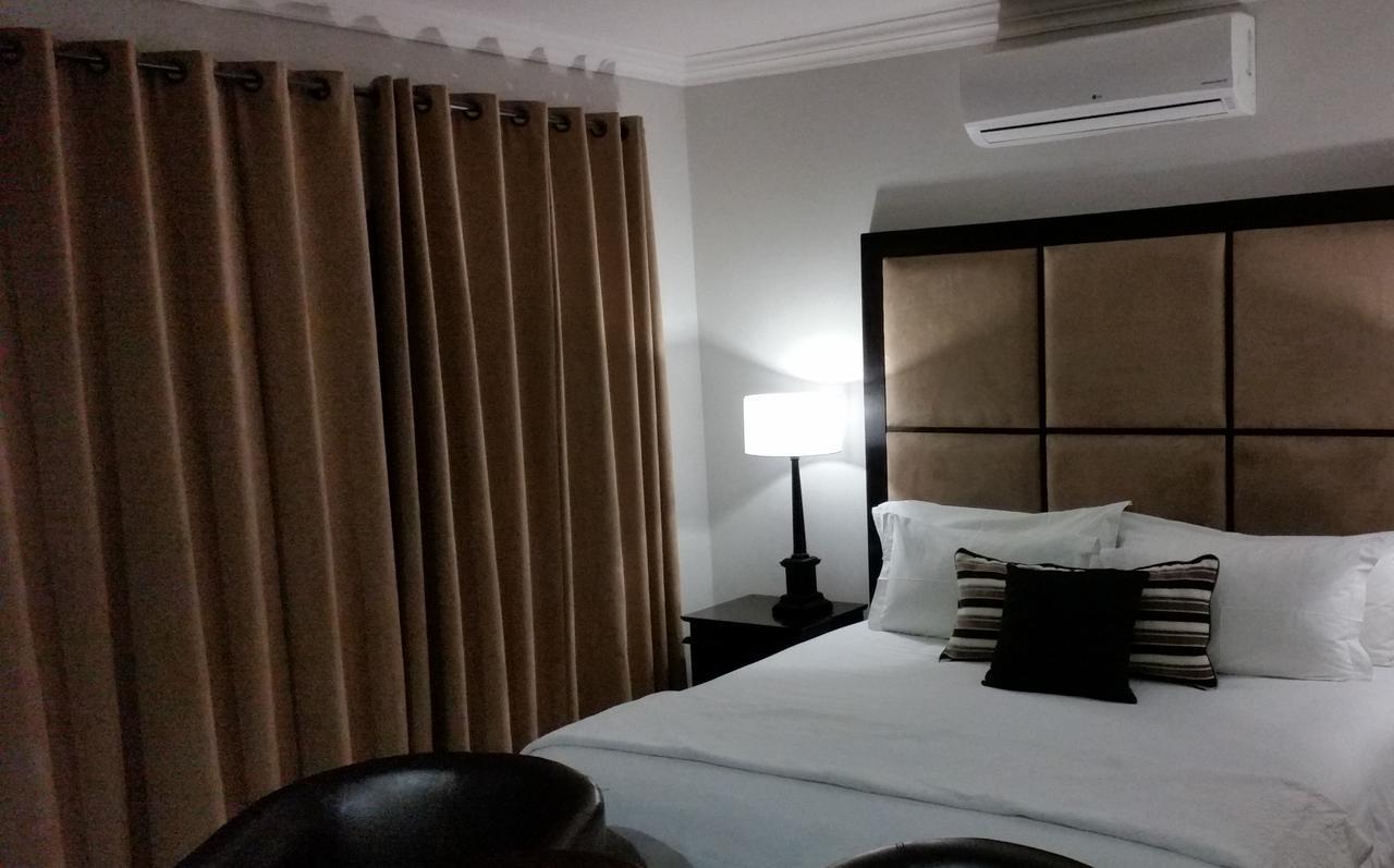 Rosebank Lodge Guesthouse By Claires Johannesburg Esterno foto