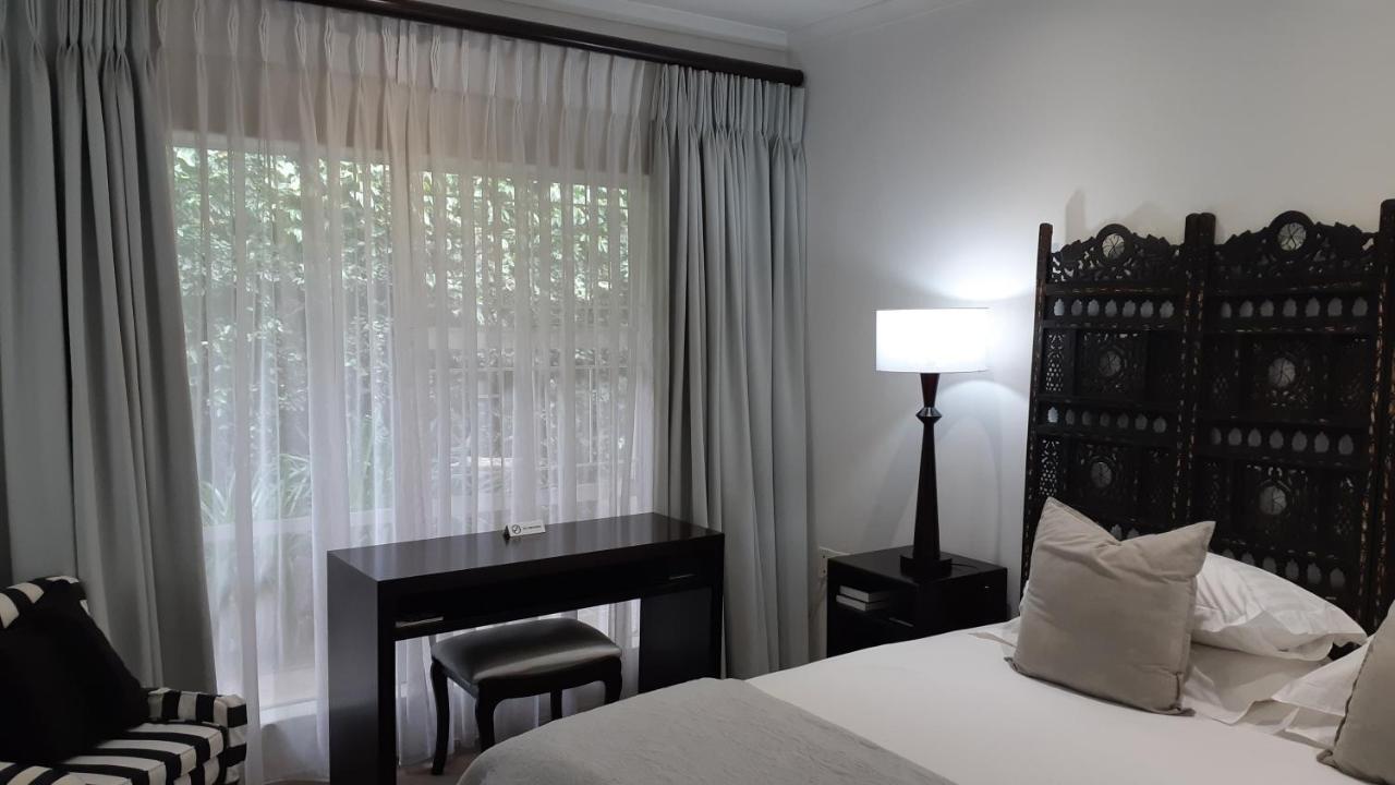 Rosebank Lodge Guesthouse By Claires Johannesburg Esterno foto